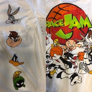 🎈2/$20 NWT Space Jam white Graphic t-shirt